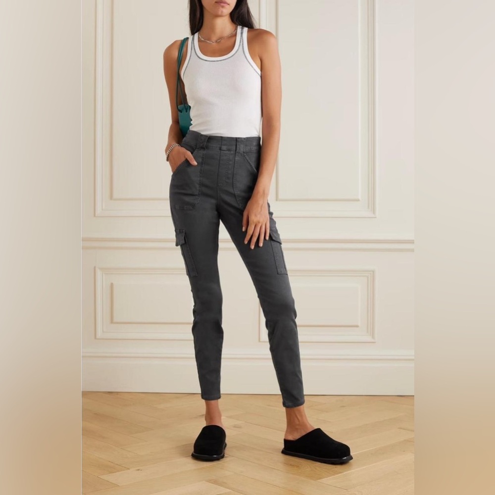 SPANX Stretch Twill Ankle Cargo Psnts in a Black Wash or Dark Gray‎ Pants Size:L